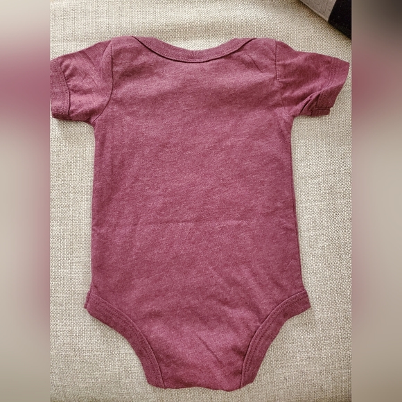 3-6 months onesie - Picture 3 of 3